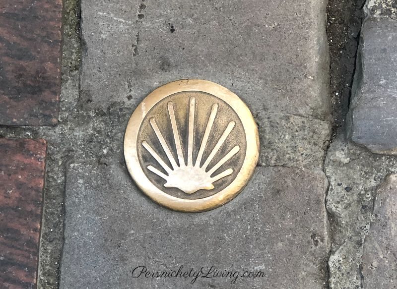 Chemins de Saint-Jacques Marker Brass shell road marker for the Way of Saint James