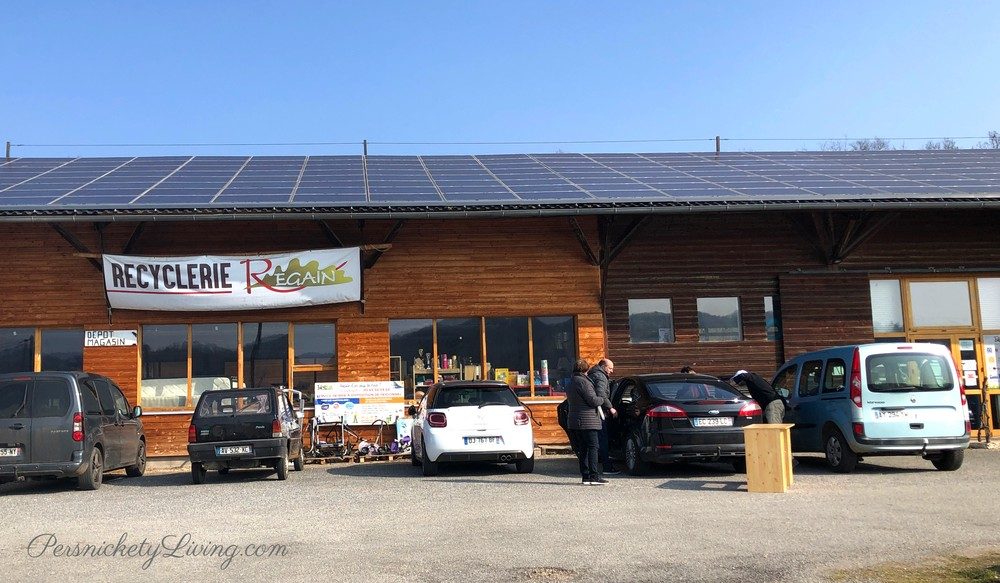 recyclerie thrift store in france