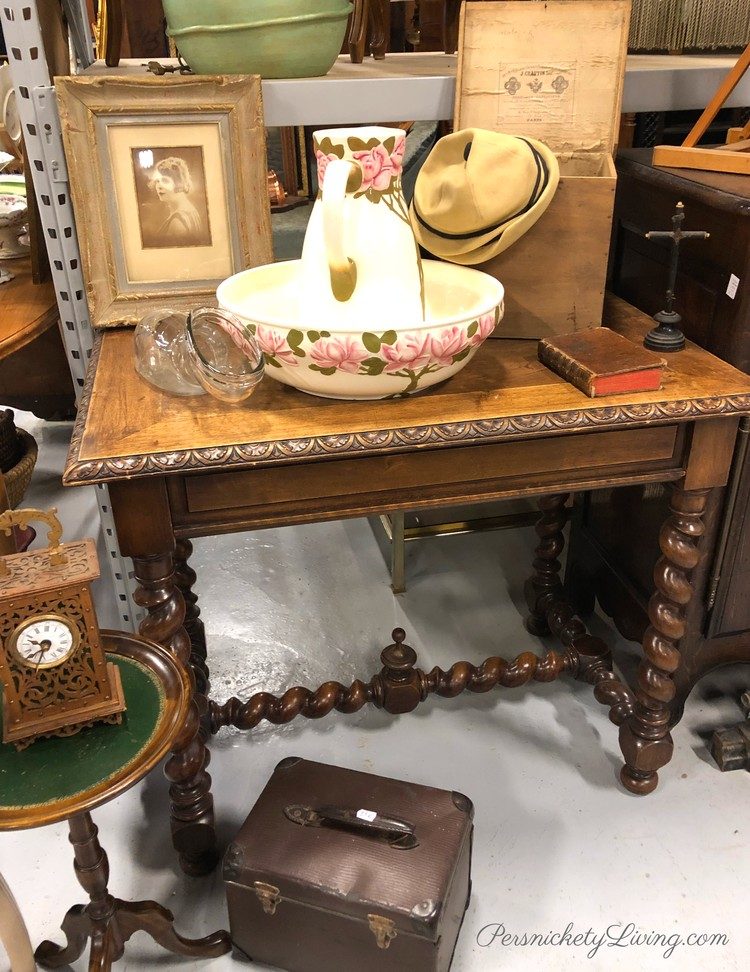 old desk, photo, clock thrift shopping france